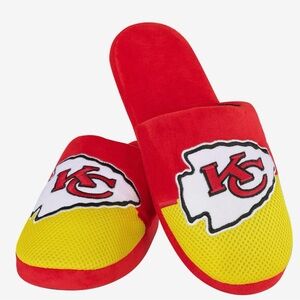 Kansas City Chiefs Team Logo Staycation Slipper Size Men’s 11-12